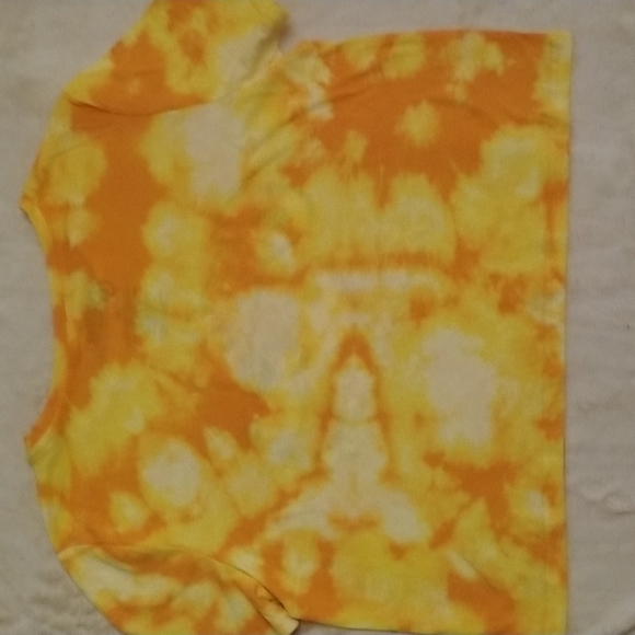 🔥🌶️   NWT junior medium and large  Flaming hot Cheetos crop top - Picture 3 of 4